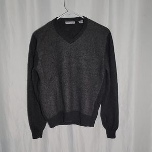 Classic Gray V-Neck Sweater with Timeless Design